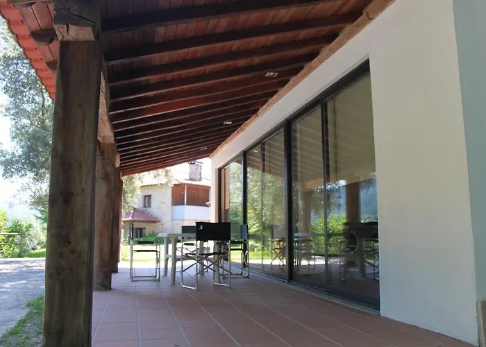 בית נופש Casas Do Corvo *