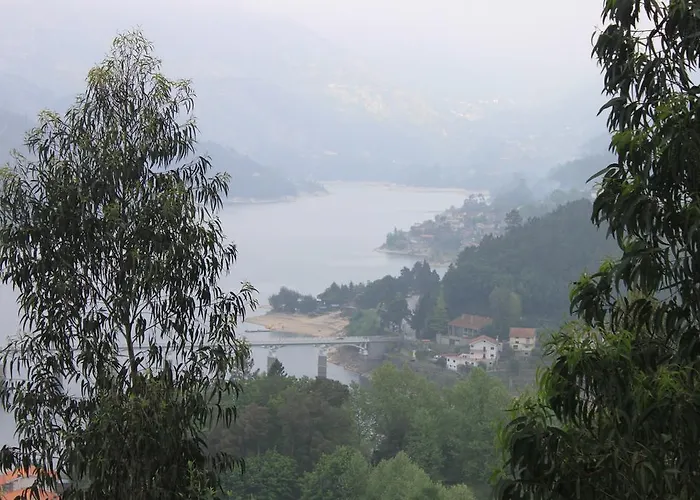 בית נופש Casas Do Corvo Ventosa (Braga)