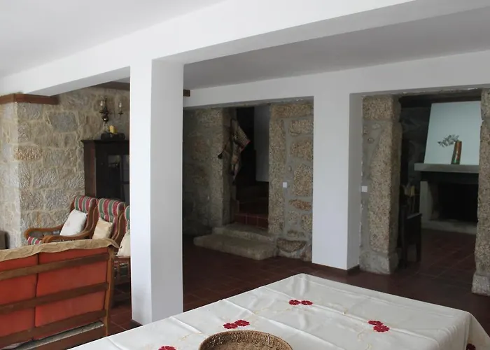 בית נופש Casas Do Corvo Ventosa (Braga)